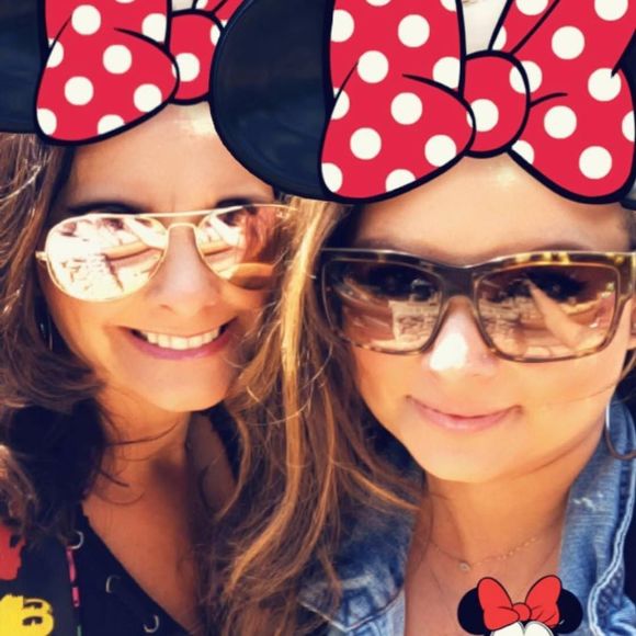 Meet your Posher, Stephanie - Picture 1 of 1